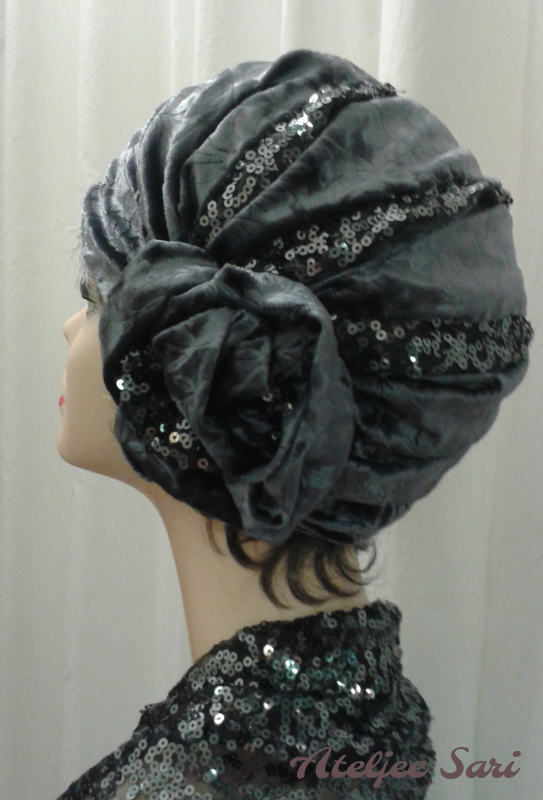 Kukkamyssy silkkivuorella